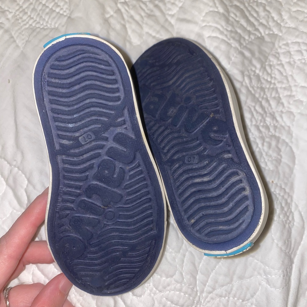 Native Kids Navy shoes size C7 - Picture 3 of 5